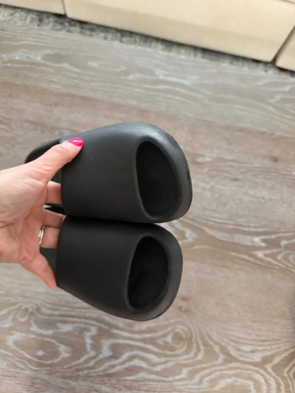 Boys Unbranded Black Cloud slides sandals size 1-2